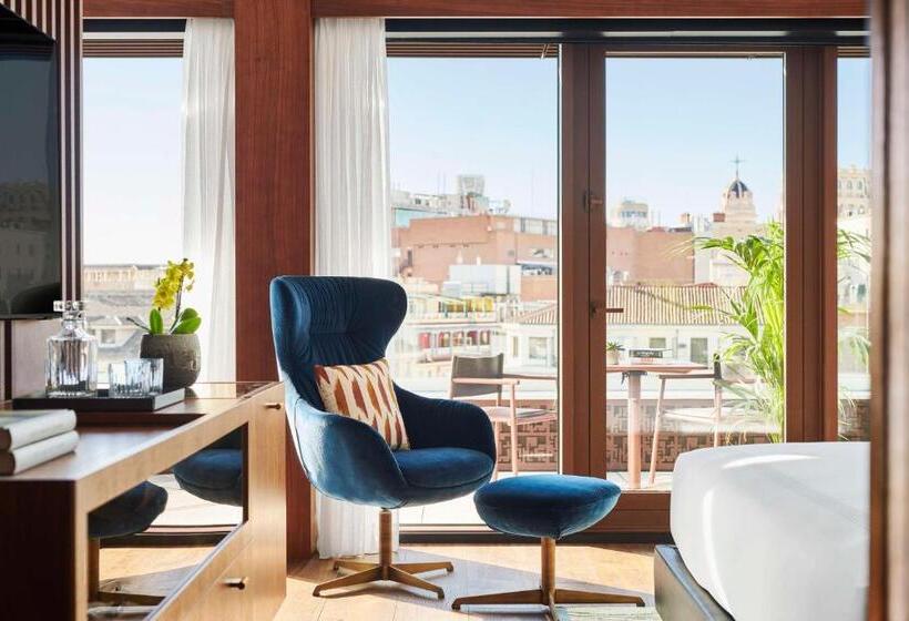 Suite with Terrace, Thompson Madrid, By Hyatt