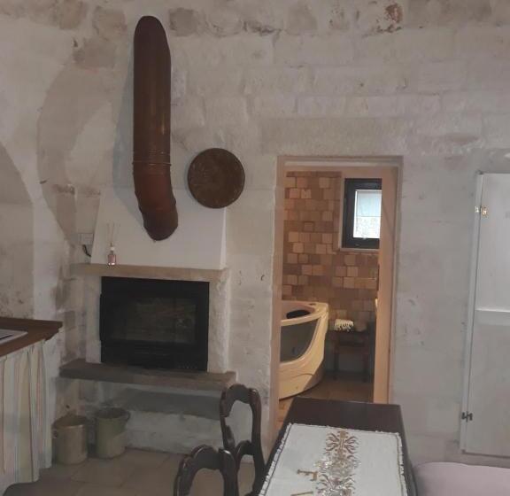 استودیوی استاندارد, Fontana Vecchia B&b