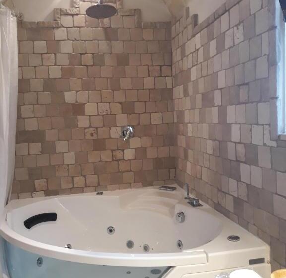 استودیوی استاندارد, Fontana Vecchia B&b