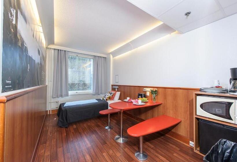 Номер Стандарт Трехместный, Forenom Aparthotel Tampere