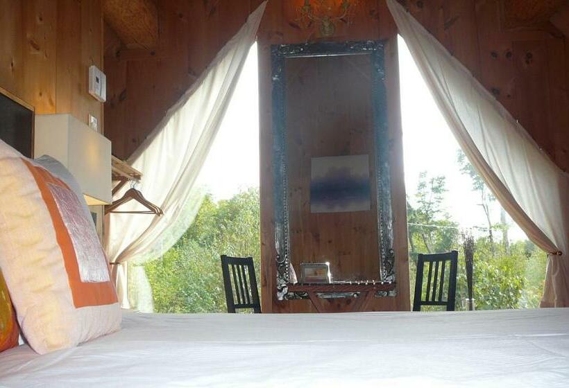 Номер Deluxe, Auberge Couleurs De France