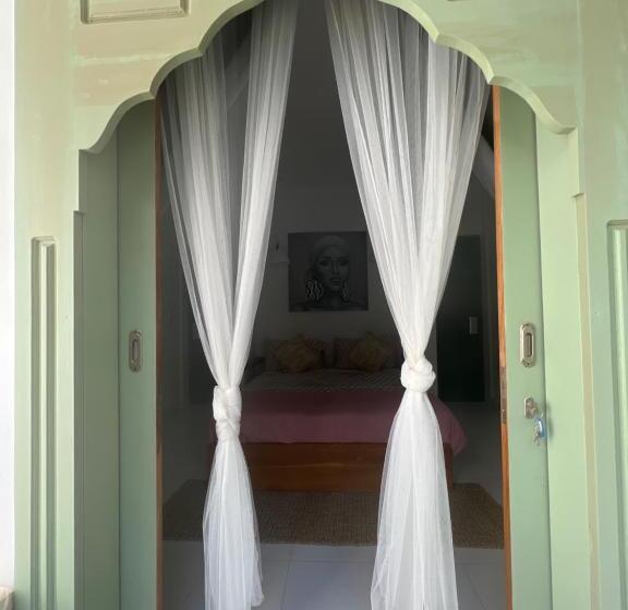 Quarto Estandar, Naia Lombok