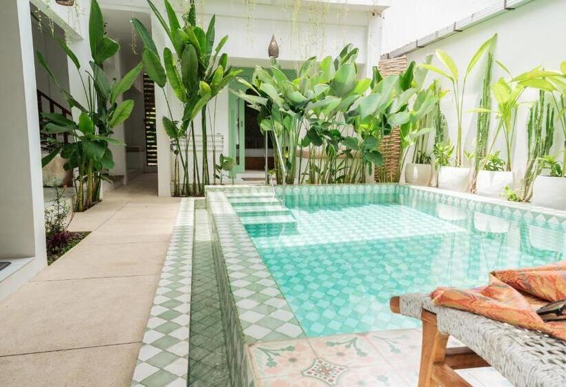 Quarto Estandar Vista Piscina, Naia Lombok