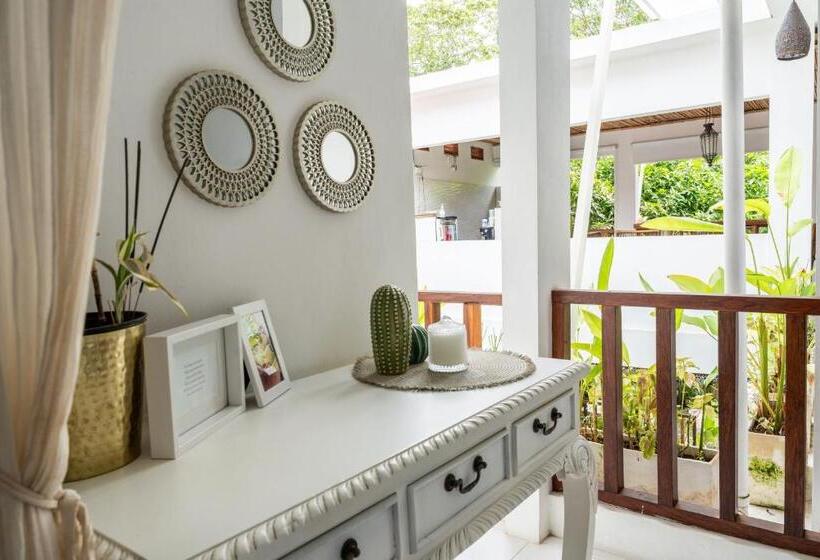 Quarto Estandar, Naia Lombok