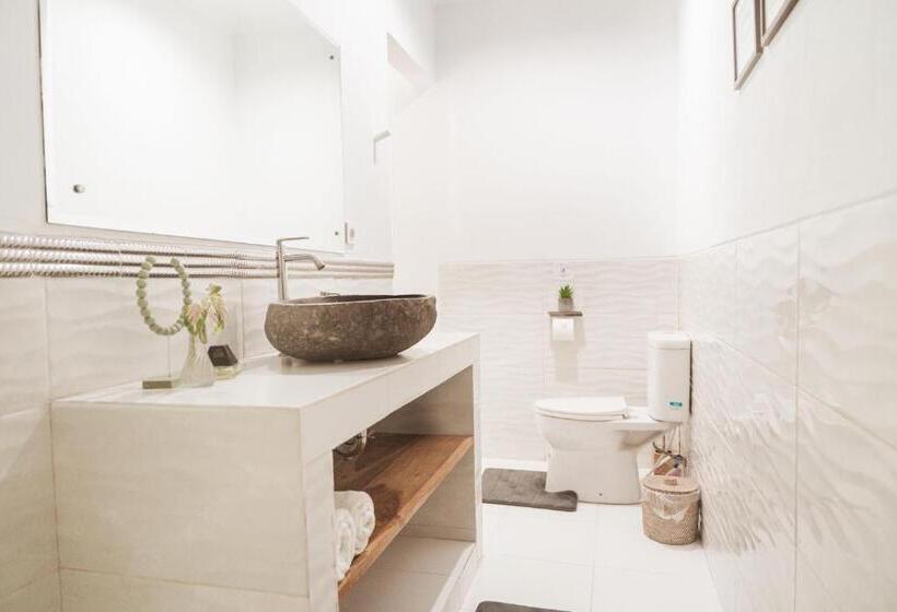 Quarto Estandar, Naia Lombok
