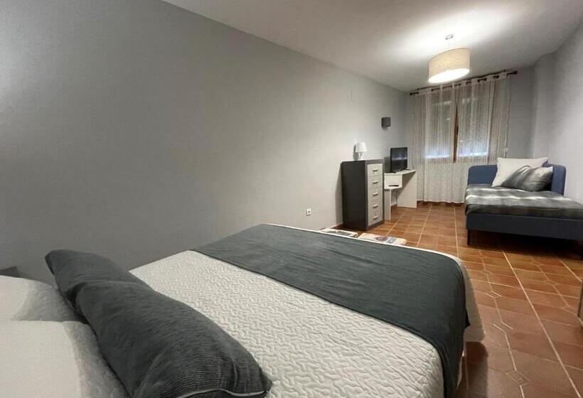 标准间, Hostal El Griel No Disponemos De Recepción Física