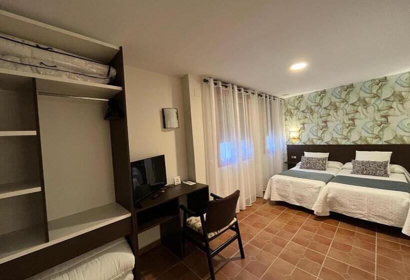 适合残疾人使用的标准间, Hostal El Griel No Disponemos De Recepción Física