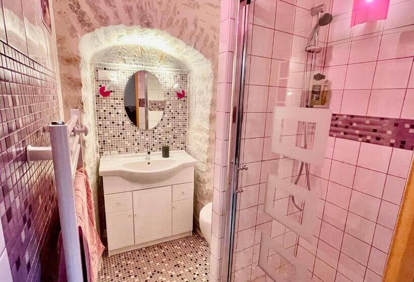 Трехместный Номер Классика, Manoir Saint Pierre