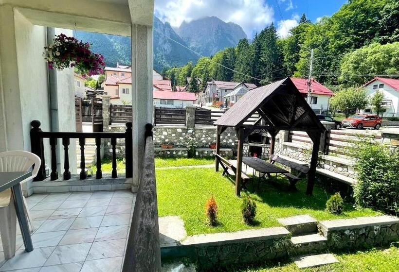 Quarto Triplo Estandar, Vila Kira Buşteni