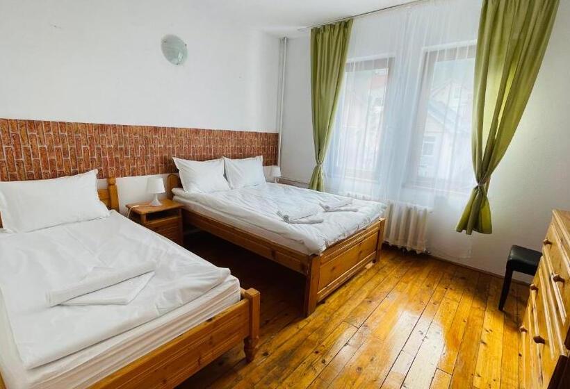 Suíte Familiar, Vila Kira Buşteni