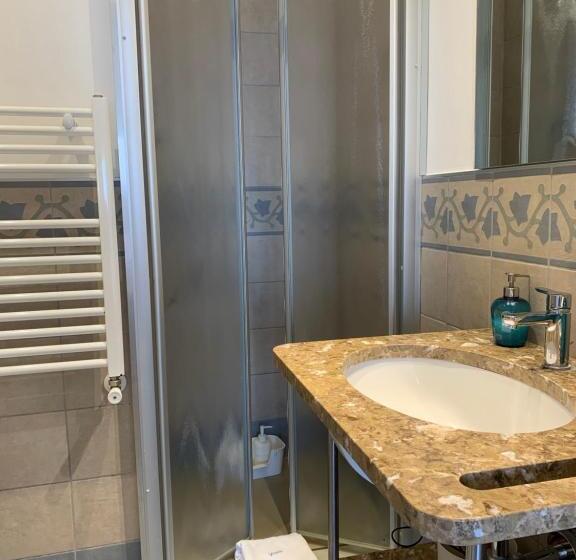 Номер Стандарт Вид на Море, B&b Viale Italia 22