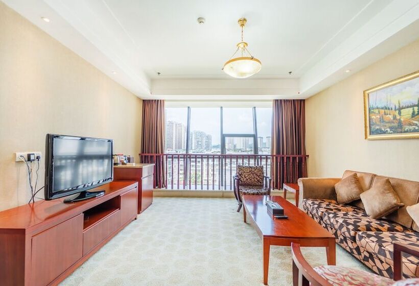 Люкс Superior, Ramada Plaza By Wyndham Chongqing West