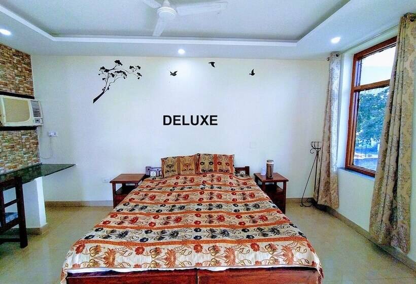 디럭스 룸, The New Swaraj Resort