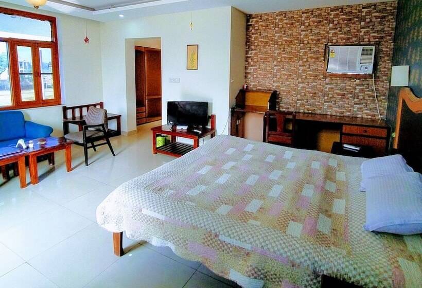 디럭스 룸, The New Swaraj Resort