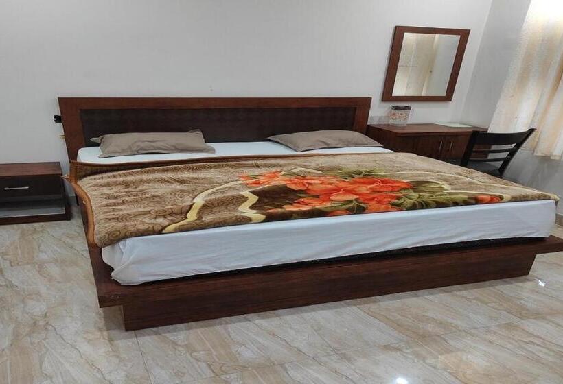 Трехместный Номер Классика, Oyo 86772 V S