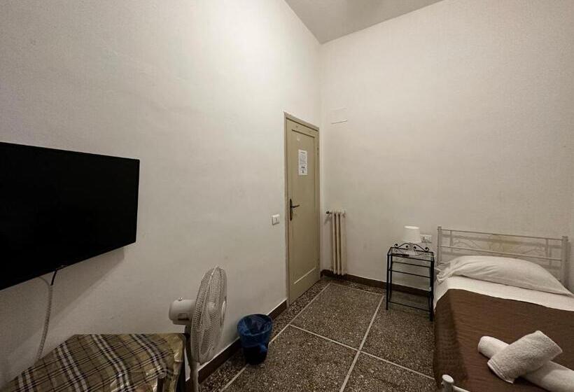 اتاق اکونومی یک تخته, Holiday Pisa Gare 2