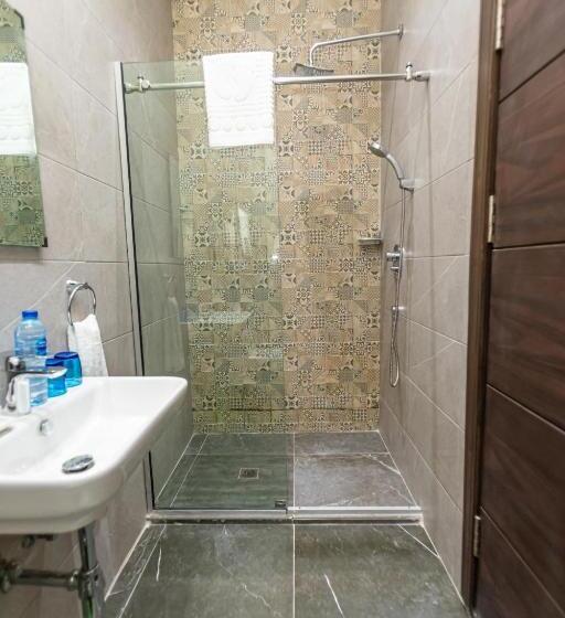 سوییت اجرایی, Isglo Hotels Ikoyi