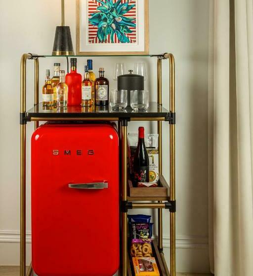 اتاق استاندارد با تخت بزرگ, Virgin Hotels Edinburgh