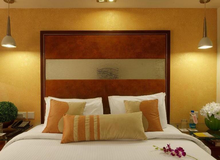 Номер Executive, Royal Orchid Fort Resort