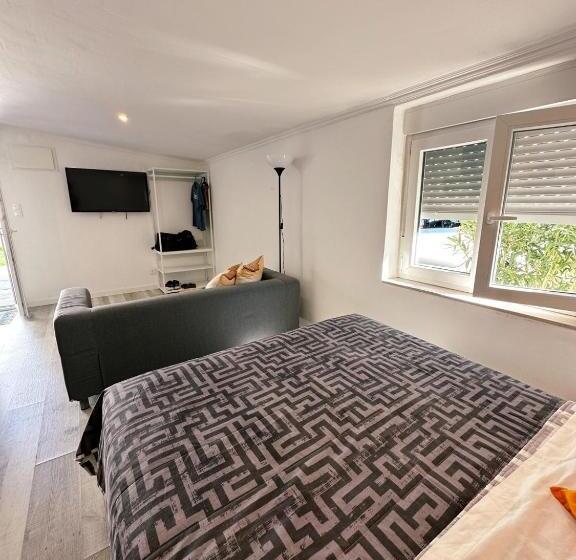 Standard Room, Moro S Friends House   Cascais