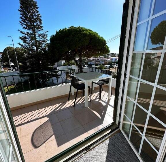 Standard Room with Terrace, Moro S Friends House   Cascais