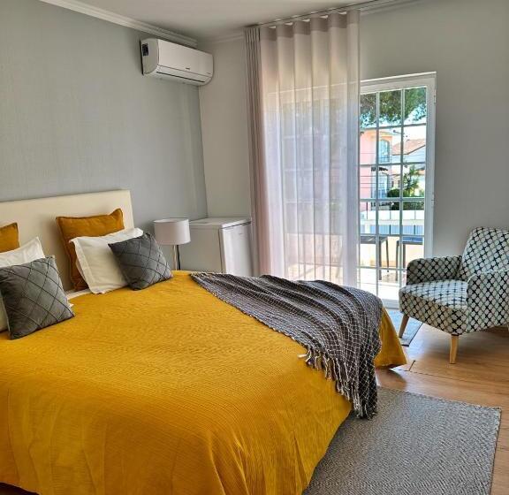 Standard Room with Terrace, Moro S Friends House   Cascais