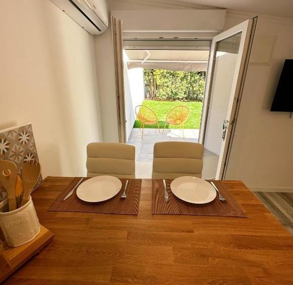 Standard Studio Garden View, Moro S Friends House   Cascais