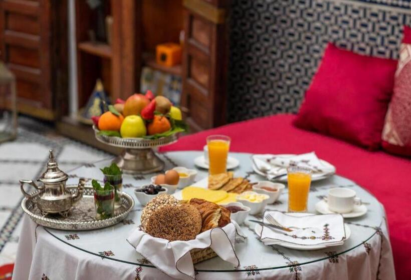 اتاق اکونومی یک تخته, Riad Arabella