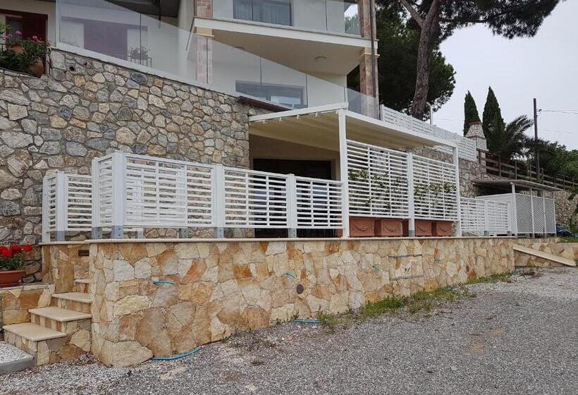 Апартаменты 1 Спальня, Villa Capitorsola