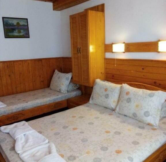 Triple Room Sea View, Doctor S House