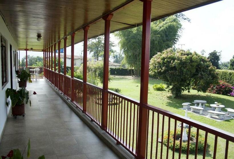 4인용 스탠다드 룸, Finca Hotel Villa Clara