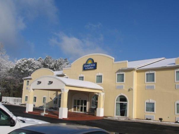 스탠다드 스튜디오 킹침대, Days Inn & Suites By Wyndham Swainsboro
