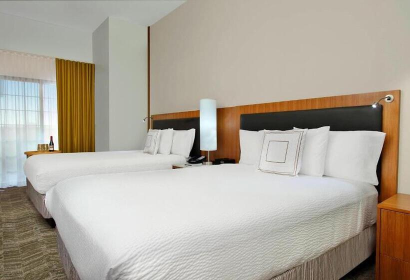 스탠다드 스튜디오, Springhill Suites By Marriott Madera