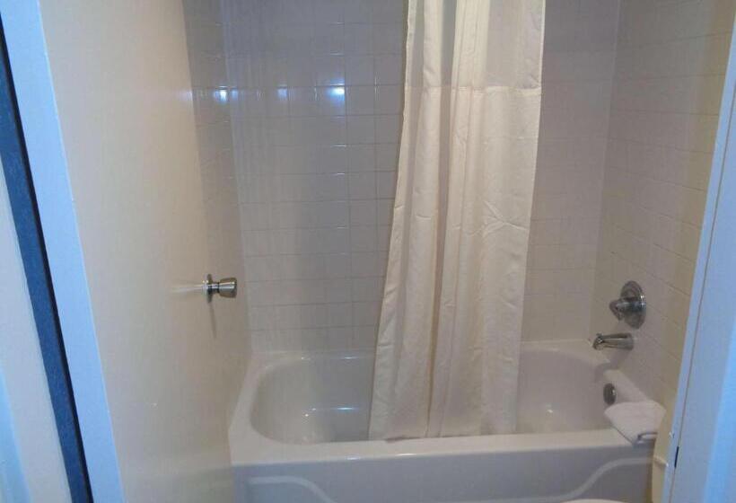 Стандартный Номер Кровать Кинг, Super 8 By Wyndham Gulfport Biloxi Airport