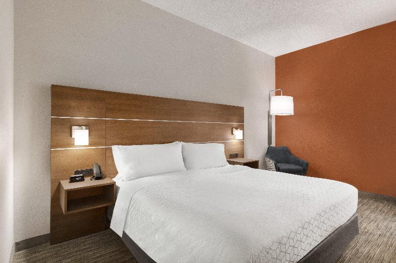 Люкс Кровать Кинг, Super 8 By Wyndham Grand Prairie Southwest