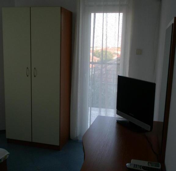 Апартаменты 2 Спальни, Family Hotel Maritime