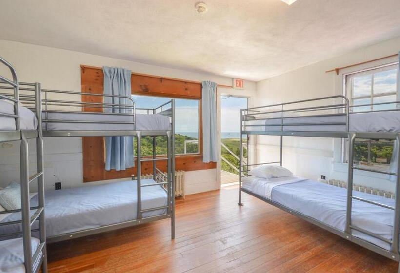 Кровать в Общей Комнате, Hi  Truro Hostel