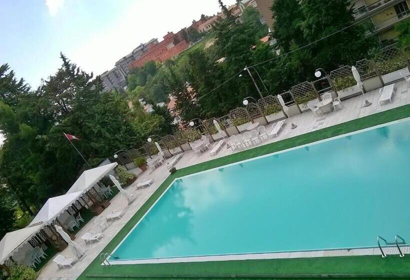 Четырехместный Номер Стандарт, Du Parc