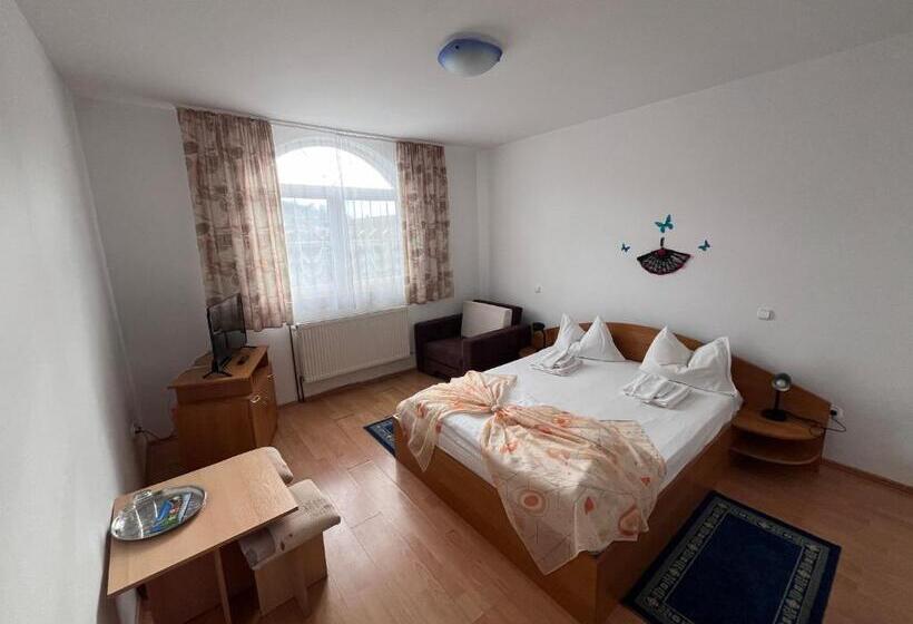 سوئیت 2 خوابه, Pensiunea Hera