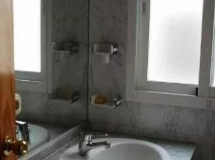 スタンダードトリプルルーム, Hostal Berlin