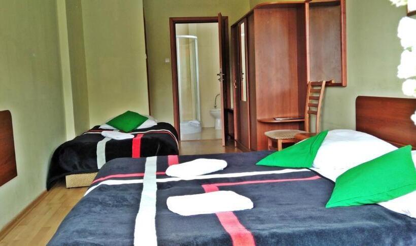 Номер Стандарт Трехместный, Montebello Bussines & Spa