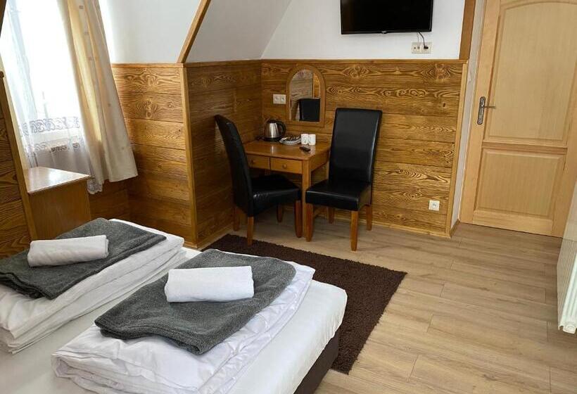 Quarto Estandar, Rusałka