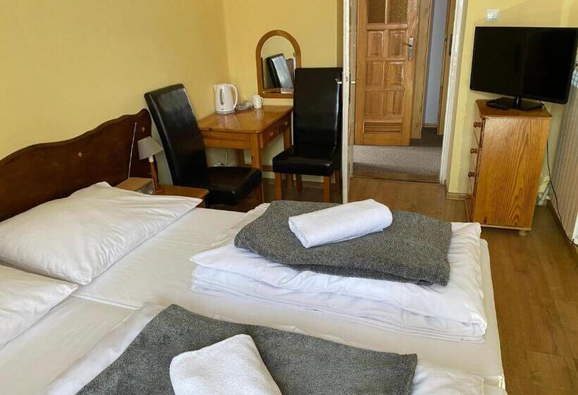 Quarto Estandar, Rusałka