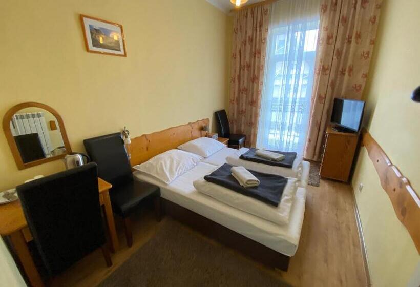 Quarto Estandar, Rusałka