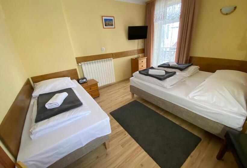 Quarto Triplo Estandar, Rusałka