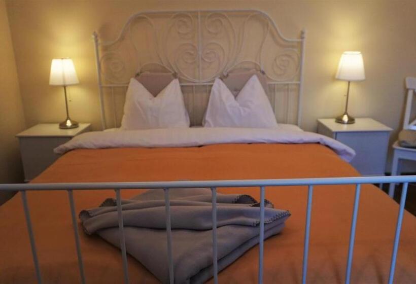 Quarto Estandar, Vila Arizto