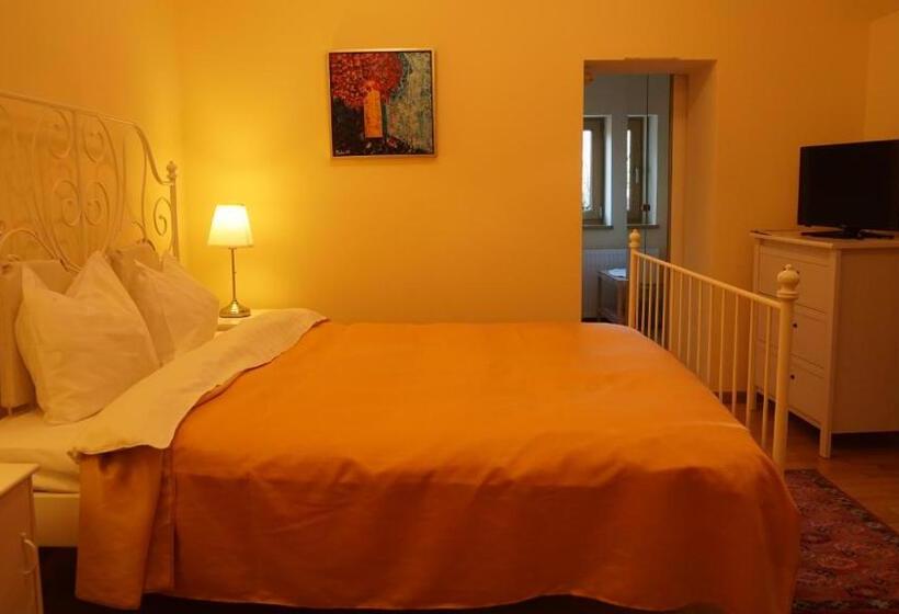 Quarto Superior, Vila Arizto