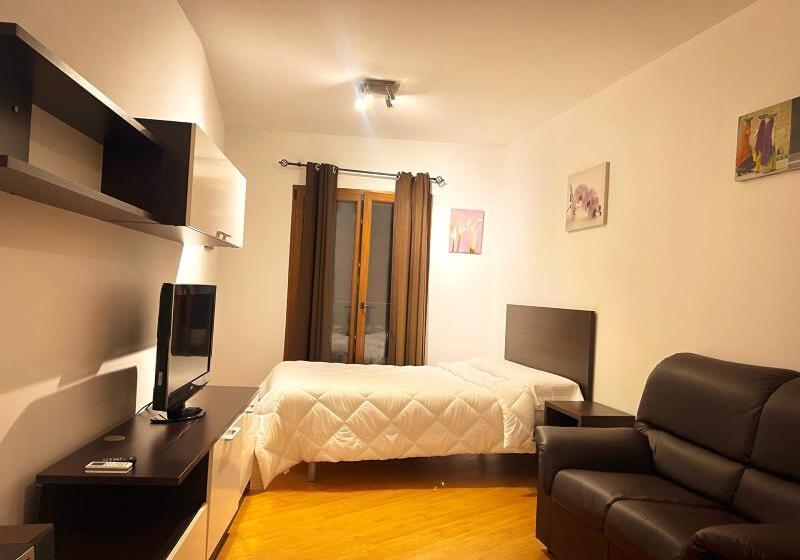استودیوی استاندارد, Wave Apartments