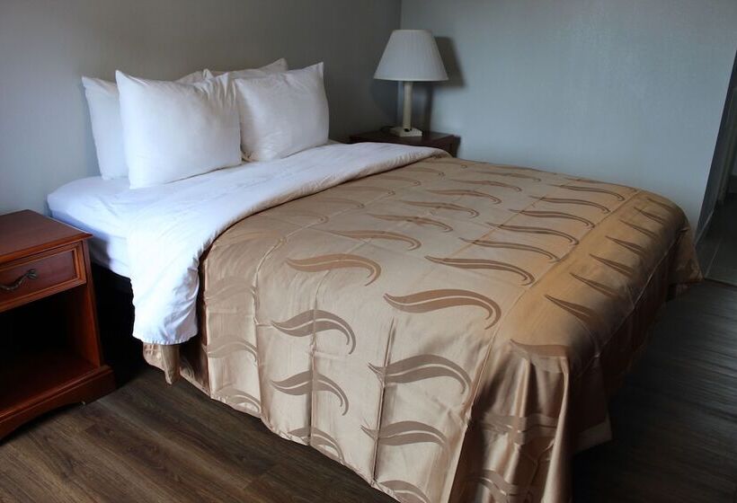 Quarto Estandar Cama Casal, Quality Inn  On The Lake Clarksvilleboydton