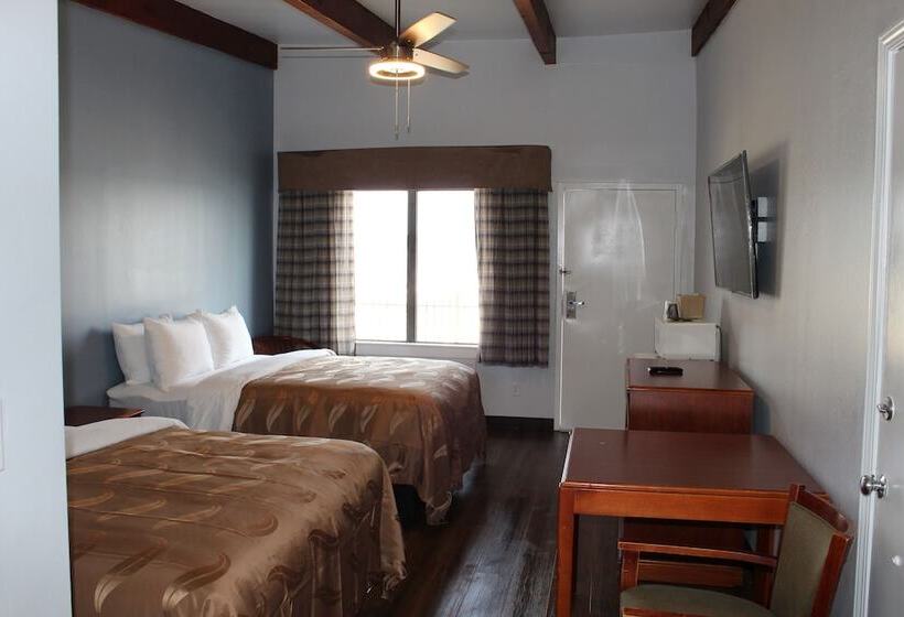 Номер Стандарт 2 Двуспальные Кровати, Quality Inn  On The Lake Clarksvilleboydton